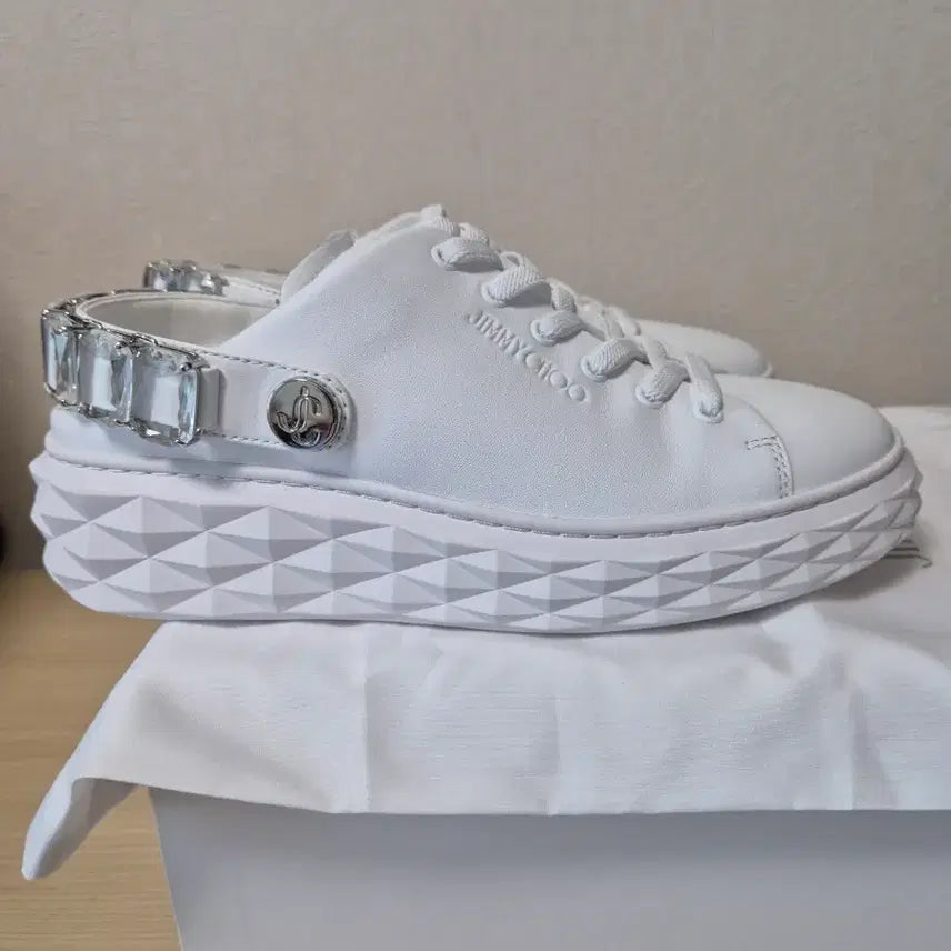 [BUNJANG] Jimmy Choo Diamond Sling Sneakers White Leather / 지미추 다이아몬드 슬링 스니커즈