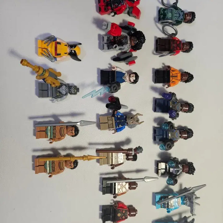 [BUNJANG] LEGO Black Panther Minifigure Set (31 Figures + Bulk) / 레고 블랙팬서 미니피규어 31개 + 벌크 (박스 x, 설명서 O)