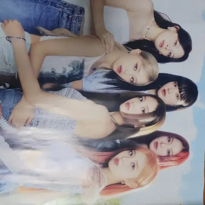 [BUNJANG] STAYC Bubble Album First Press Large Poster / [판매] 스테이씨 버블 앨범 초판 대형 포스터