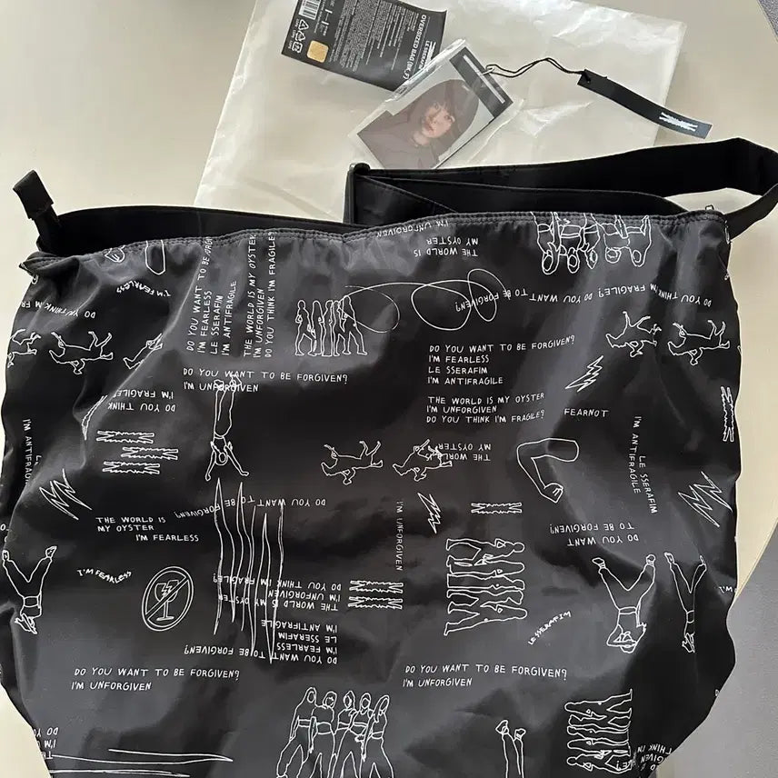 [BUNJANG] LE SSERAFIM Oversized Bag / 르세라핌 오버사이즈 백