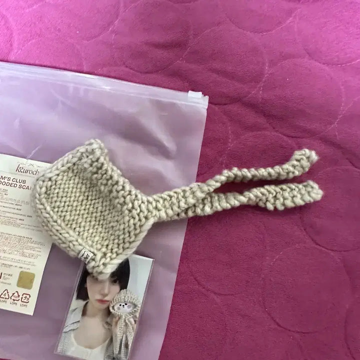 [BUNJANG] LE SSERAFIM Kkureoche Hoodie Scarf + Sakura Photocard / 르세라핌 꾸로셰 핌즈클럽 후드 스카프 + 사쿠라 포카