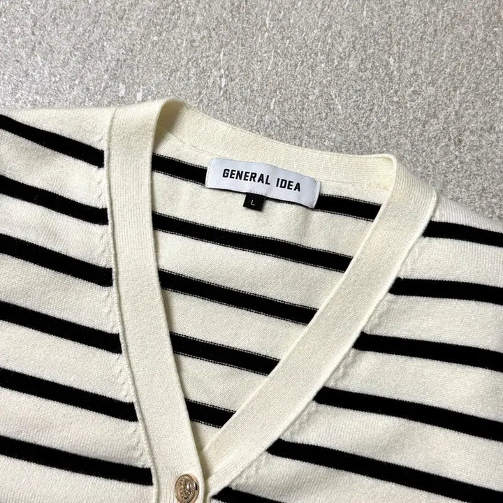 [BUNJANG] General Idea Stripe Essential Cardigan / [제너럴아이디어] 스트라이프 에센셜 가디건
