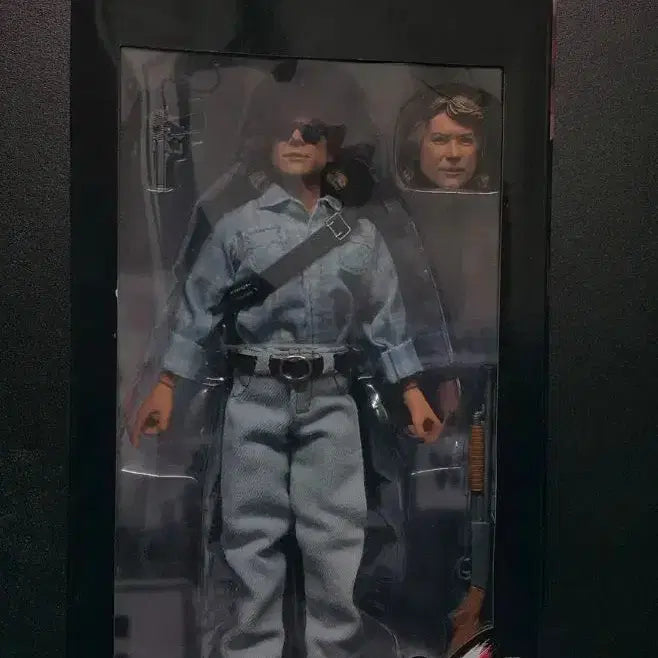[BUNJANG] NECA Retro Clothed John Nada 8-Inch Action Figure / 네카 레트로 clothed 8인치 they live "john nada"