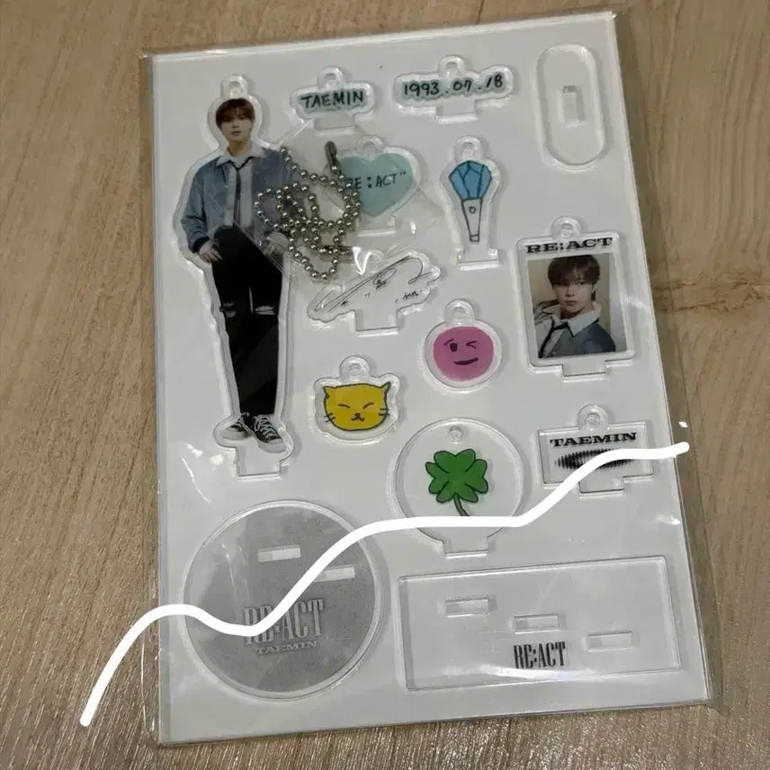 [BUNJANG] SHINee Taemin RE:ACT Acrylic Stand Keychain / 샤이니 태민 리액트 아크릴스탠드 키링 양도
