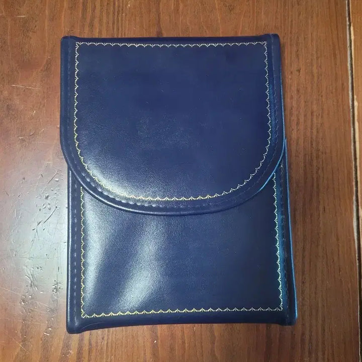 [SOLD OUT] BAILEY BANKS &amp; BIDDLE 네이비 접이식 목걸이 케이스