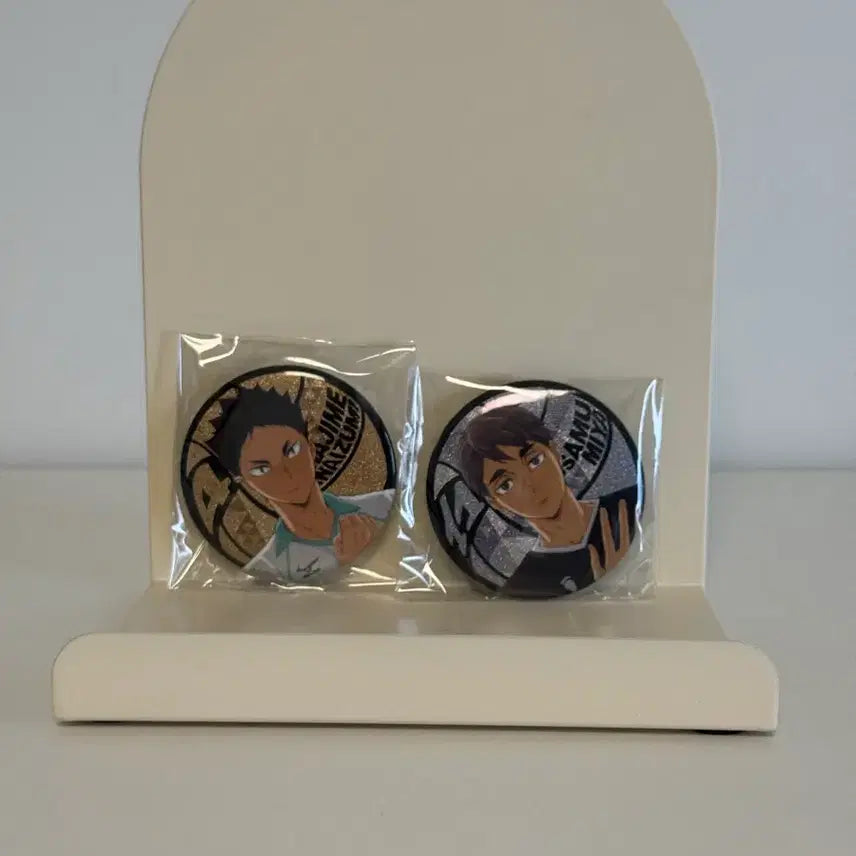 [BUNJANG] Haikyuu!! Osamu &amp; Iwaizumi Can Badge Set / 하이큐 캔뱃지 오사무 이와이즈미