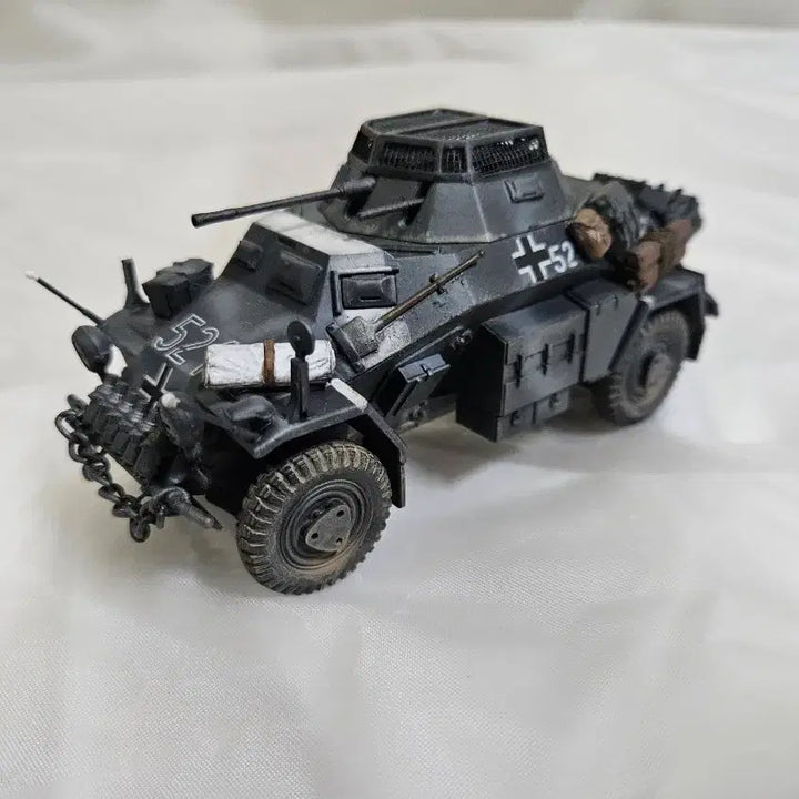 [BUNJANG] 1/35 Scale German Sd.Kfz.222 Armored Car Model Kit - Completed Build / 처분 독일군 Sd.Kfz.222 장갑차 1/35 프라모델 완성작