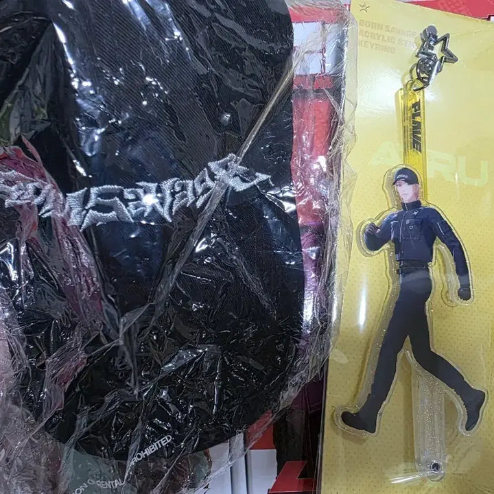 [BUNJANG] PLAVE Caligo 2 MD Set (Hat + Sticky Ring Noah + Photocard) / 칼리고2 엠디 모자+스틱키링 노아+포카