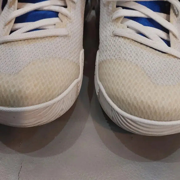 [BUNJANG] Nike Kyrie 2 "Ky-Rispy Kreme" Men&