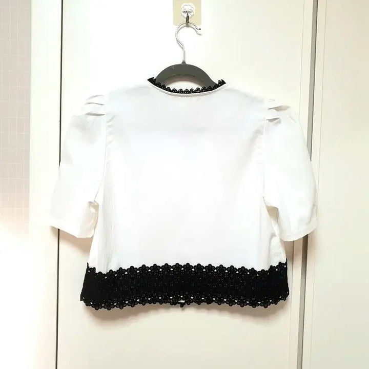 [SOLD OUT] 퍼프 레이스 배색  자켓(~66사이즈)