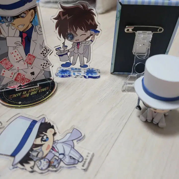 [BUNJANG] Kaito Kid Bundle Set Acrylic Stand, Acrylic Keychain, Mini Figure, Postcard / 괴도키드 굿즈일괄