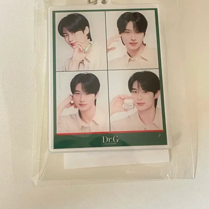 [BUNJANG] Dr.G Byun Woo Seok Photokeyring (Sealed, Pop-up Exclusive) / (미개봉/팝업전용)닥터지 변우석 포토키링