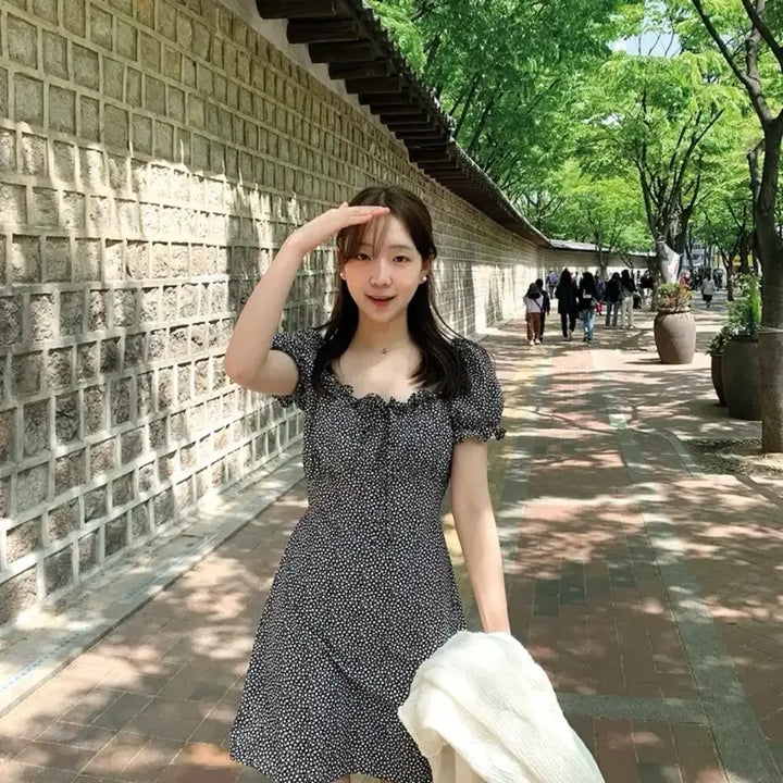 [SOLD OUT] 플라워 셔링 미니 원피스