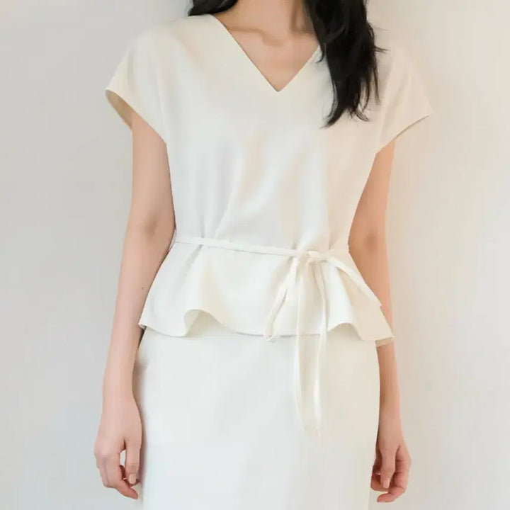 [BUNJANG] Mebi Coi Blouse (Cream) - New Condition / (새상품) 메비 코이블라우스(크림)