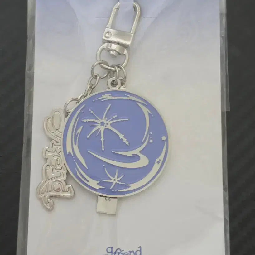 [BUNJANG] GFRIEND 10th Anniversary Concert MD Keychain (Sealed) / 미개봉 여자친구 10주년 키링 콘서트 MD 굿즈