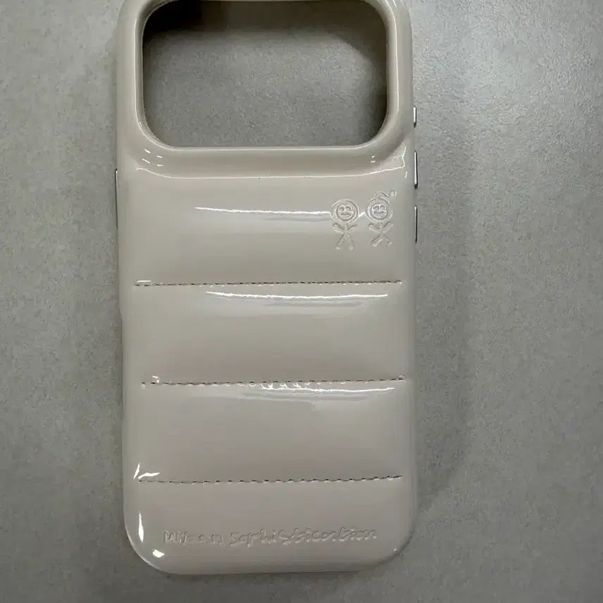 [BUNJANG] Urban Sophistication iPhone 17 Pro Puffer Case Oatmeal / 어반소피스티케이션 아이폰17프로 푸퍼케이스 오트밀크