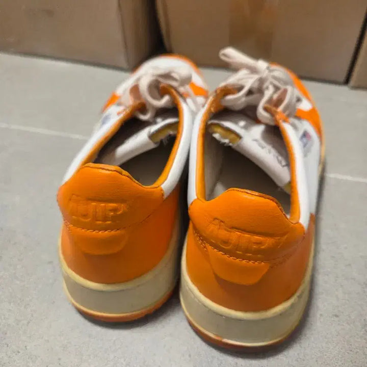[SOLD OUT] 오트리 정품 화이트+오렌지 스니커즈 270사이즈