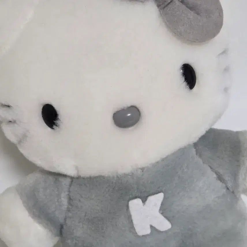 [BUNJANG] Vintage Monochrome Hello Kitty Plush / 고전 흑백 모노크롬 키티 인형