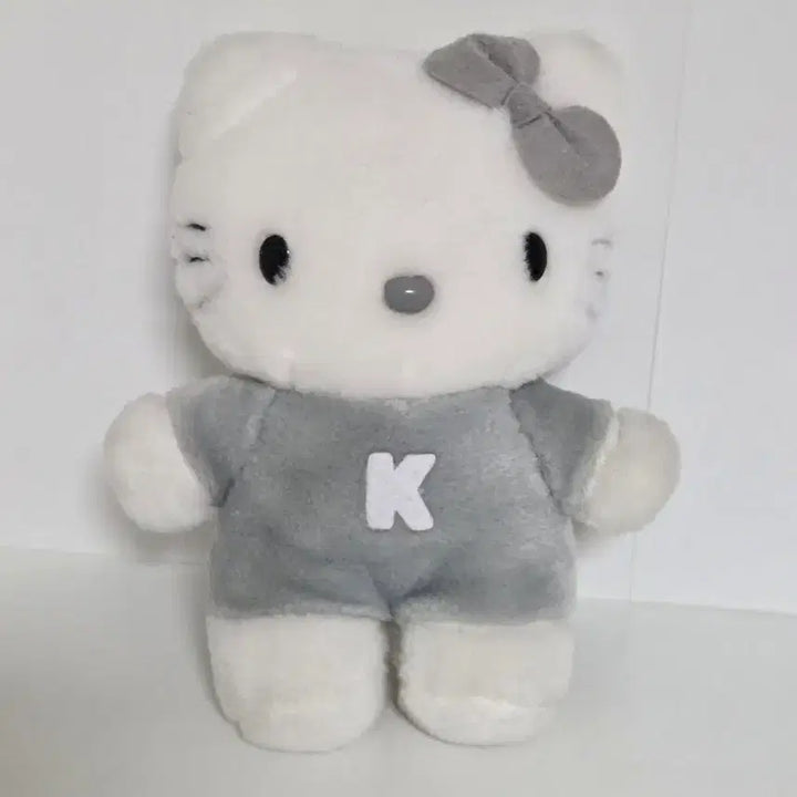 [BUNJANG] Vintage Monochrome Hello Kitty Plush / 고전 흑백 모노크롬 키티 인형
