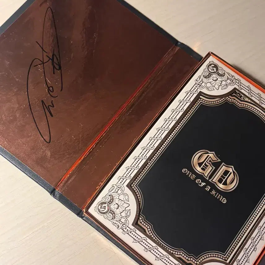 [BUNJANG] G-Dragon ONE OF A KIND Signed Album / GD ONE OF A KIND 앨범 지디 사인 앨범