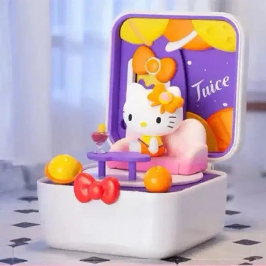 [BUNJANG] Pop Mart Sanrio Hello Kitty Foodtown Space Juice Bar + My Melody Plush / 팝마트 산리오 헬로키티 푸드타운 스페이스 주스바 + 마이멜로디 인형