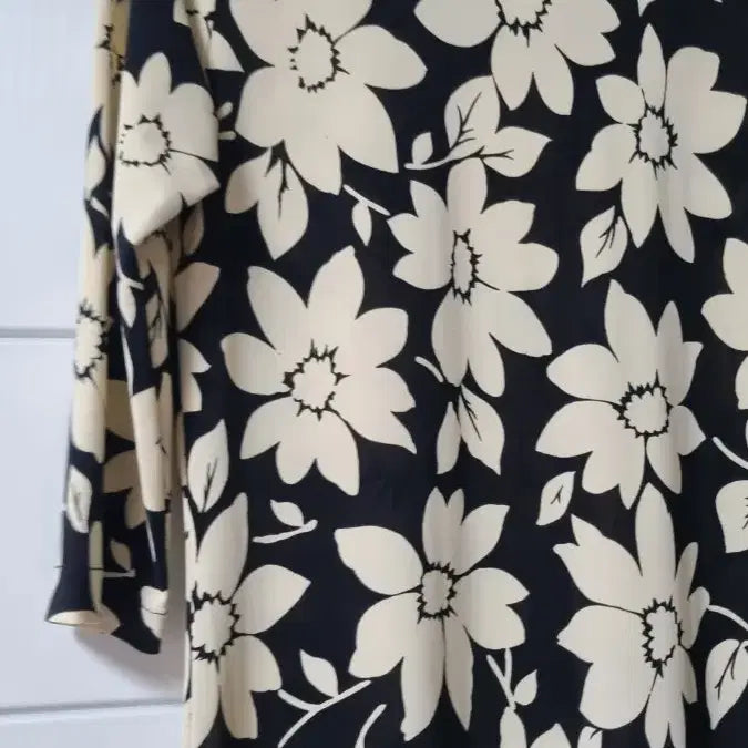 [BUNJANG] Black White Flower Pattern Long Dress / 블랙 화이트 플라워 패턴 롱 원피스F