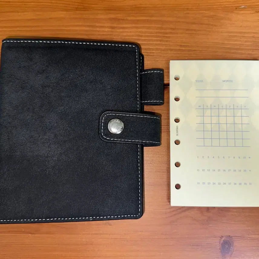 [BUNJANG] Soojibseo A7 6-Ring Binder Collecting Book with Matte Black Cover and Inserts / 수집서 콜렉팅 북 A7 6공 다이어리 바인더 매트 블랙 속지 일괄