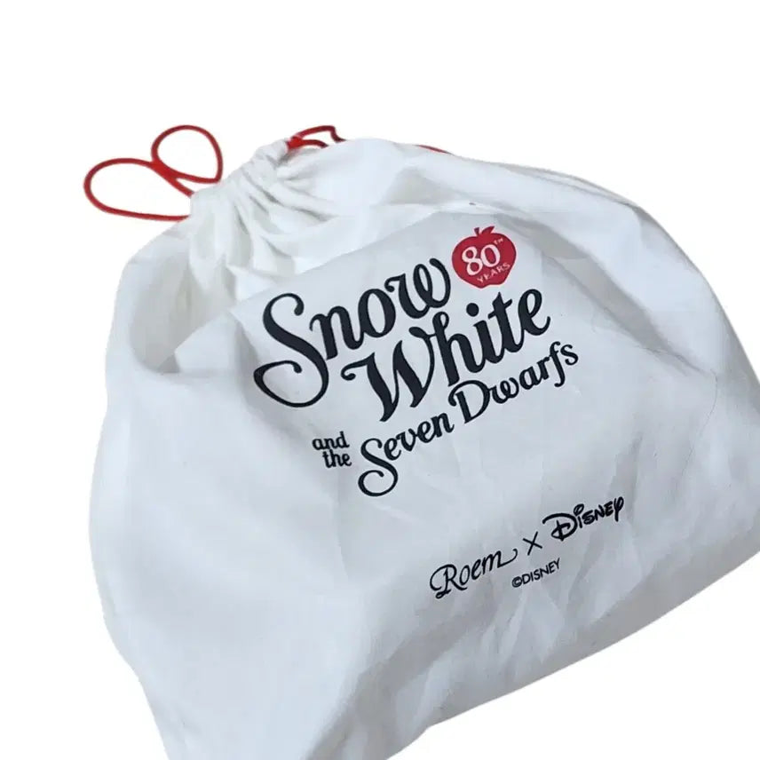 [BUNJANG] Disney Snow White x Roem Collaboration Crossbody Tote Bag (Limited Edition) / 디즈니 백설공주 &amp; 로엠 콜라보 가방 크로스백 토트백 한정판 단종
