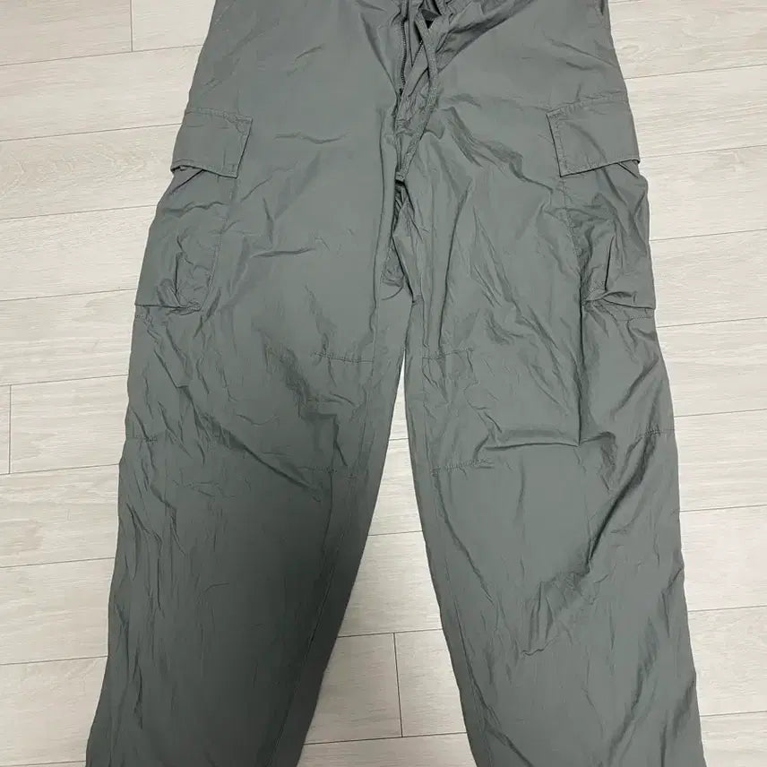 [SOLD OUT] 유니클로 와이드핏 카고팬츠
