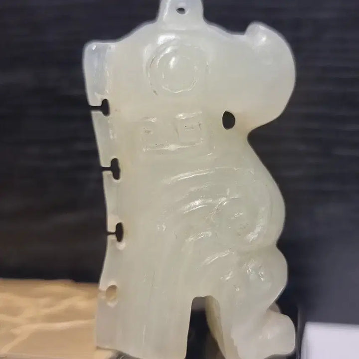 [BUNJANG] Ancient Jade Carving of Mythical Beast, Possibly Ming or Qing Dynasty / 백옥 신수 조각품 고대옥기 추정
