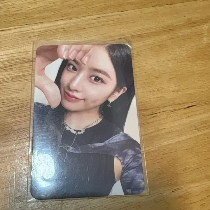 [BUNJANG] IVE Yujin Mini-B Popup Pouch Photocard / 아이브 유진 미니브 팝업 파우치 포카