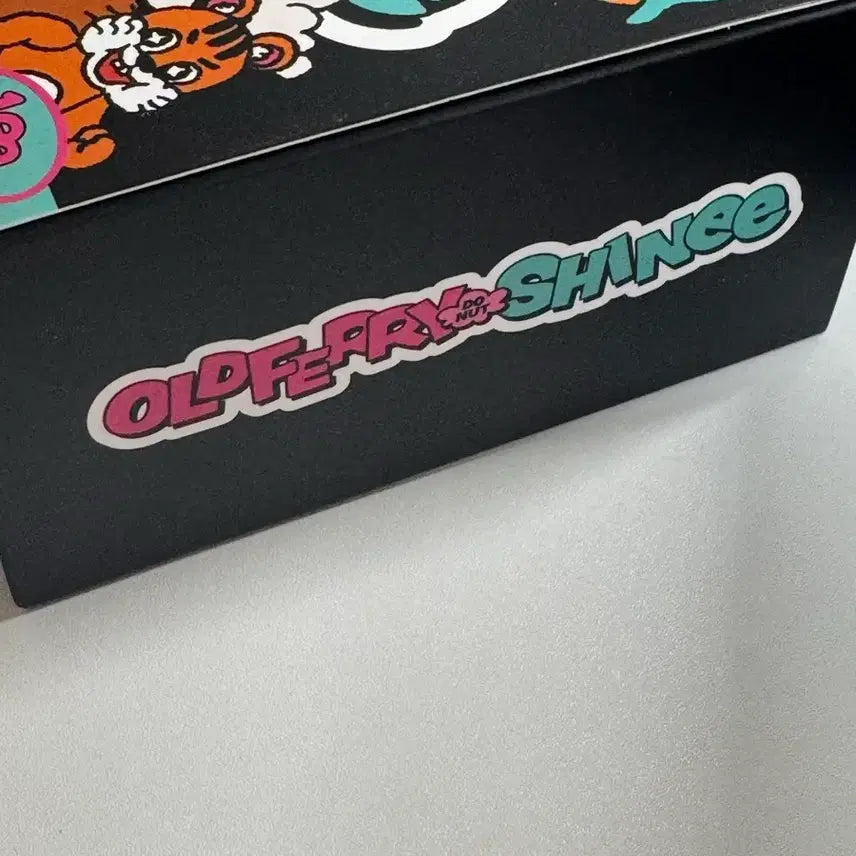 [BUNJANG] SHINee Old Ferry Donut Collaboration Donut Box Bundle Set / 샤이니 올드페리 도넛 콜라보 도넛박스