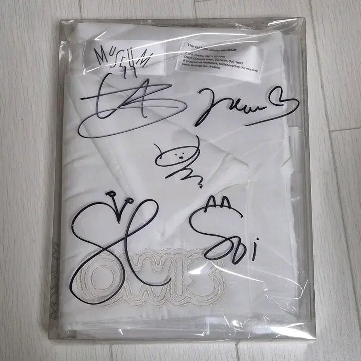 [BUNJANG] OWIS 1st Album Dream Ver. Signed Album (Sealed) / 오위스 OWIS 1집 친필 싸인 앨범 Dream ver 미개봉