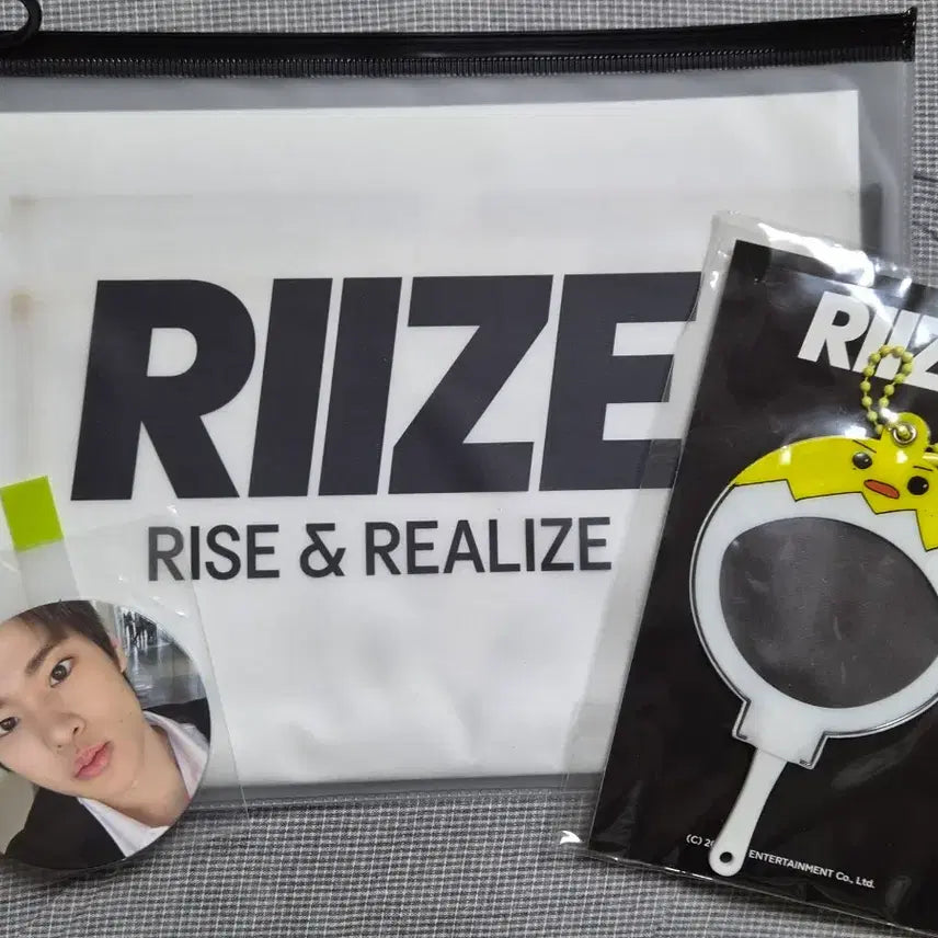[BUNJANG] RIIZE Sohee Official Goods Slogan &amp; Mini Fan Set (Includes Circle Photocard) / 라이즈 소희 슬로건(공굿), 미니팬세트(서클포토 포함)
