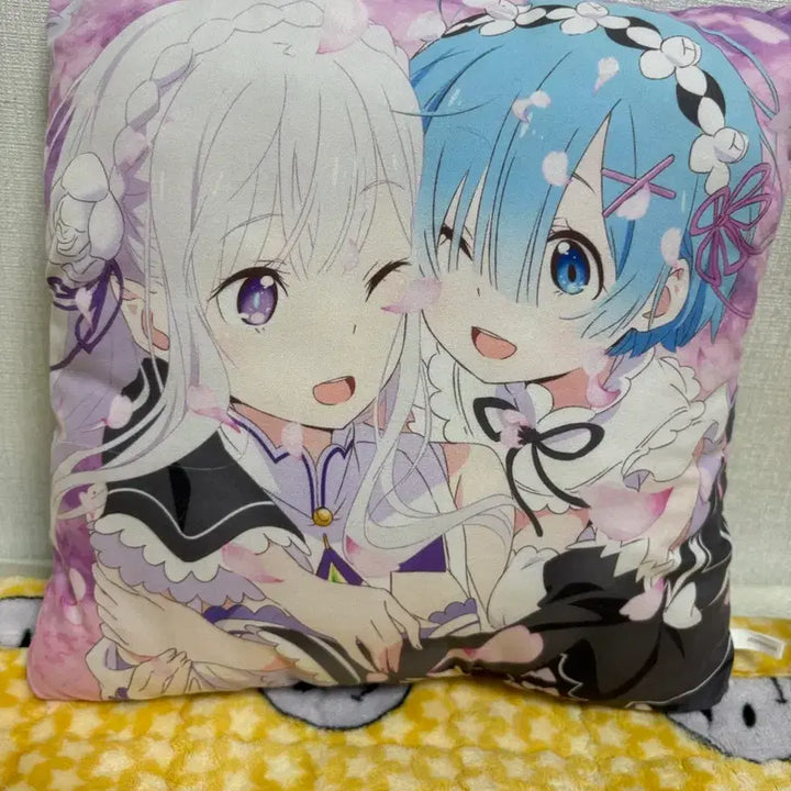 [BUNJANG] Re:Zero Emilia &amp; Rem Prize B Cushion / 리제로 에밀리아 렘 쿠지B상 쿠션