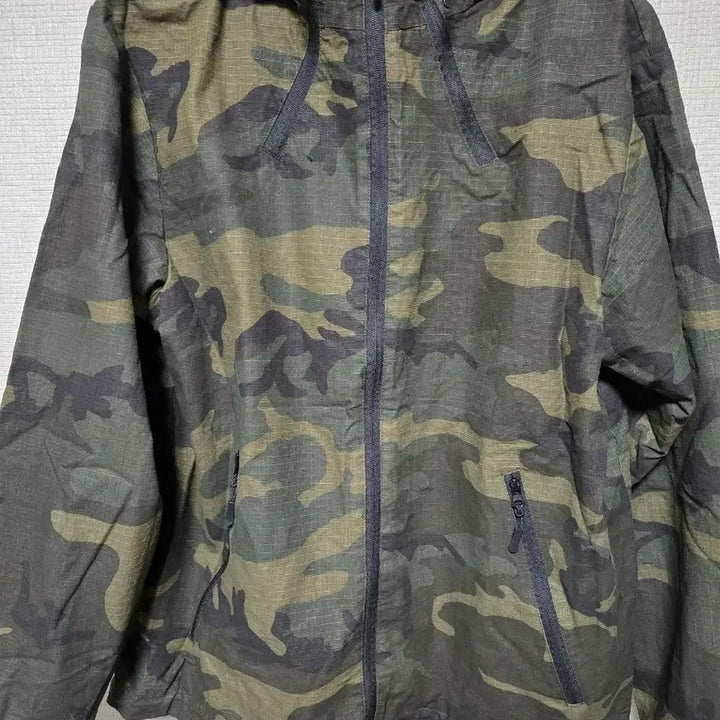 [BUNJANG] Camouflage Hooded Military Jacket Jumper Size 105 / 카모플라쥬 야생 후드 밀리터리자켓 점퍼 (105사이즈)