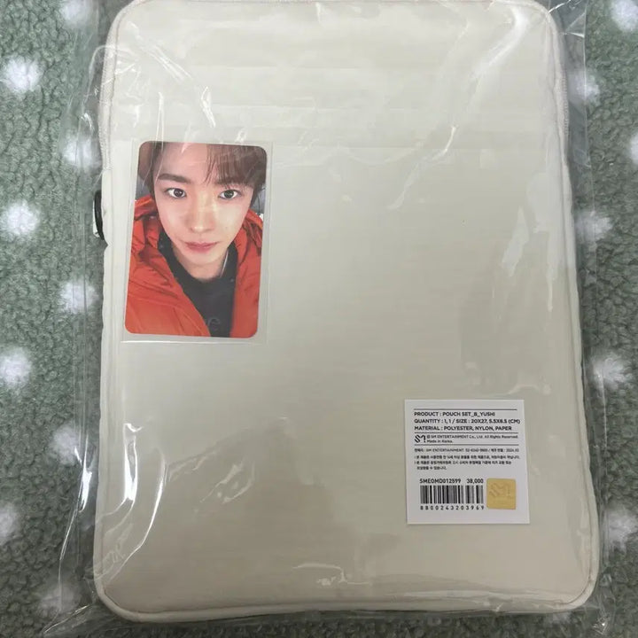 [BUNJANG] Wish Station Yuuichi iPad Pouch Photocard Bundle Set Sealed / 위시스테이션 유우시 아이패드 파우치 포카 포함 미개봉 귤패딩 엔시티위시