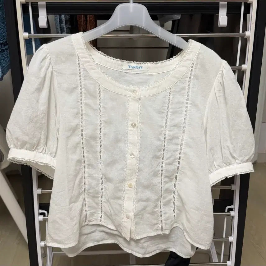 [BUNJANG] TANATT Scoop Neck Cropped Blouse / 타낫 스쿱넥 크롭 블라우스