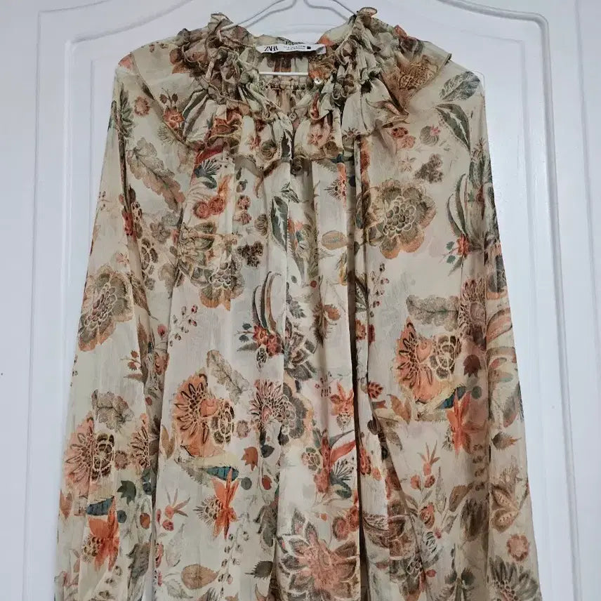 [BUNJANG] ZARA Ruffle Summer Blouse / ZARA 에스닉 새것수준 여름가능 프릴 블라우스 셔츠