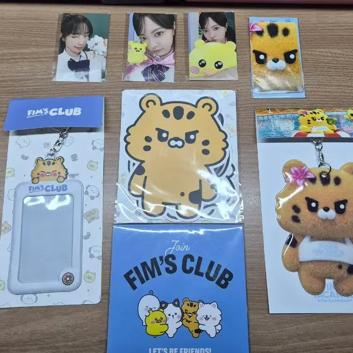 [BUNJANG] LE SSERAFIM PIMZCLUB Bundle Set Photocard, Photocard Holder, Stickers, Postcards / 핌즈클럽 르세라핌 굿즈 일괄로 판매합니다!