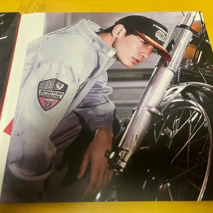 [BUNJANG] SHINee Minho Signed Album (Not for Sale) / 샤이니 민호 싸인앨범 비매용