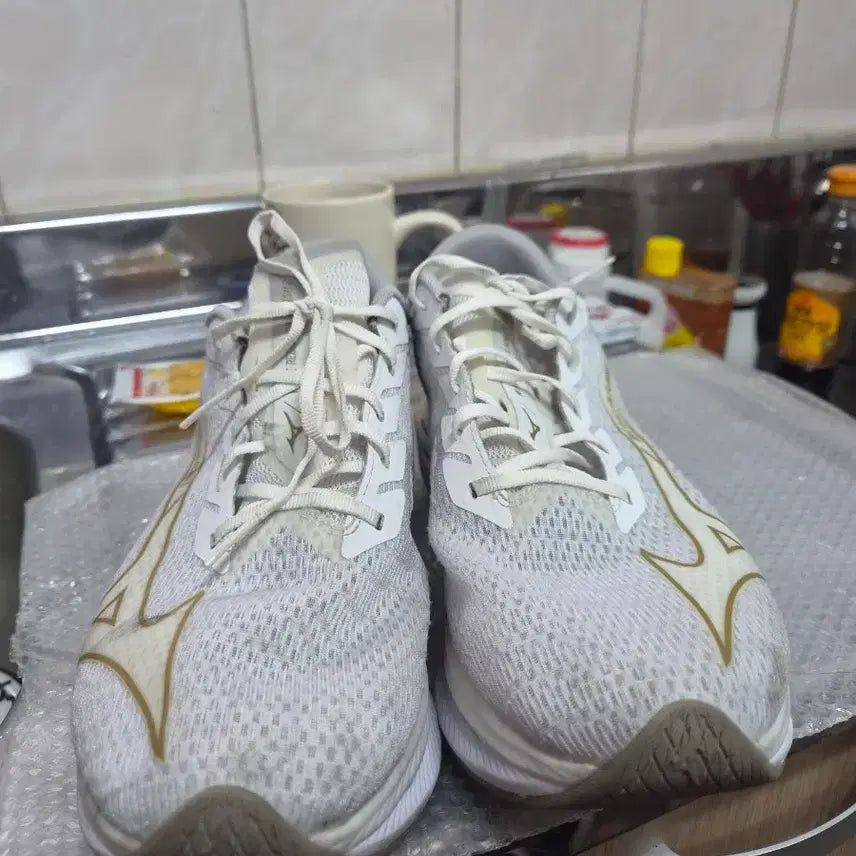 [BUNJANG] Mizuno Wave Rebellion Flash 2 Running Shoes White Gold 280mm / 미즈노 웨이브 리벨리온 플래시 2 화이트 골드 280mm