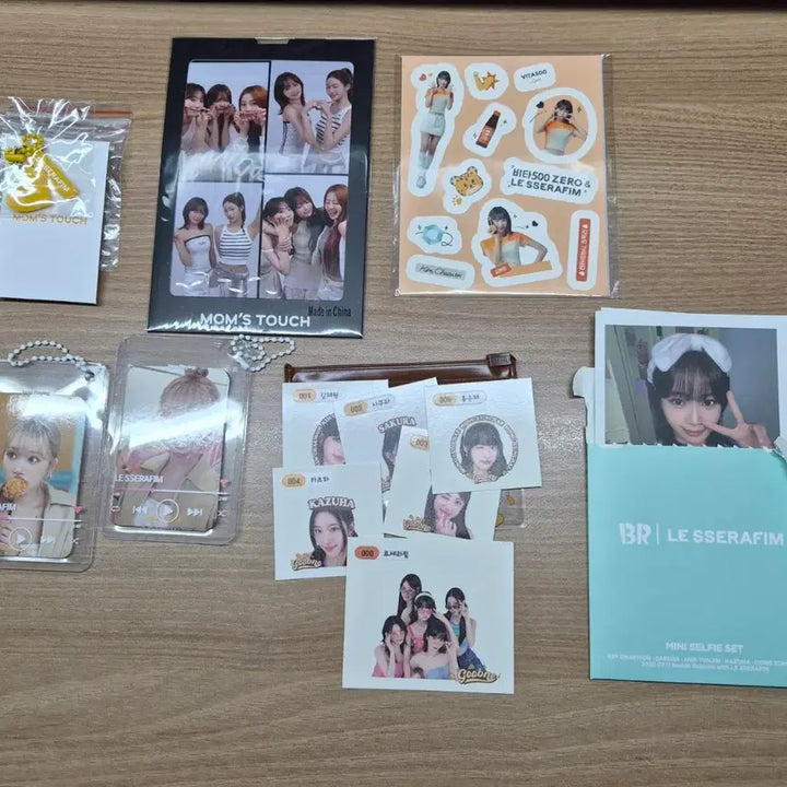 [BUNJANG] LE SSERAFIM Advertisement Goods Bundle Set / 르세라핌 광고 굿즈 일괄판매 합니다!