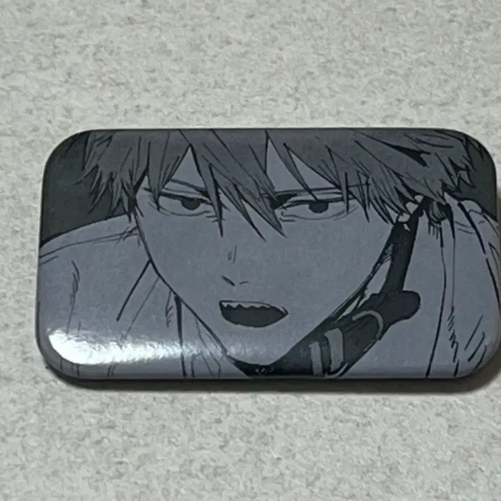 [BUNJANG] Chainsaw Man MAPPA Popup Square Can Badge Denji (Black &amp; White) / 체인소맨 마파 팝업 사각 캔뱃지 흑백 덴지