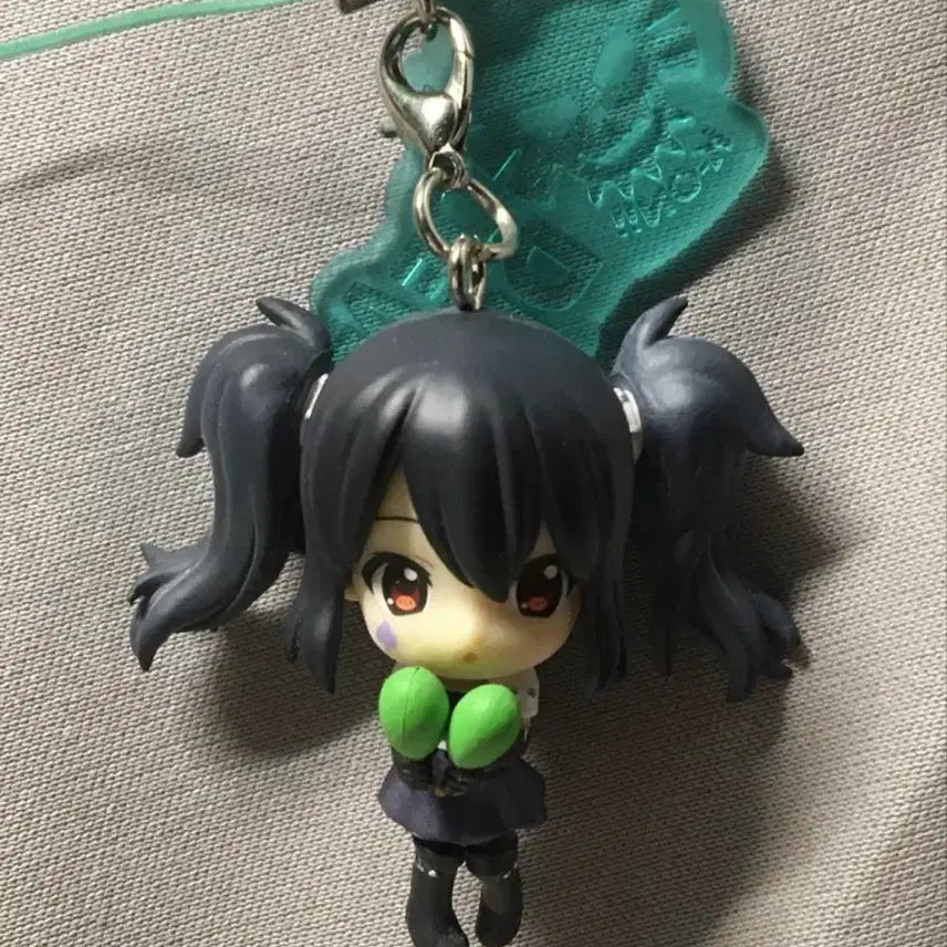 [BUNJANG] K-On! Azusa Azunyan Desu Devil Figure Strap Keychain / 급처*) 아즈사 아즈냥 케이온 데스데빌 피규어 스트랩 키링