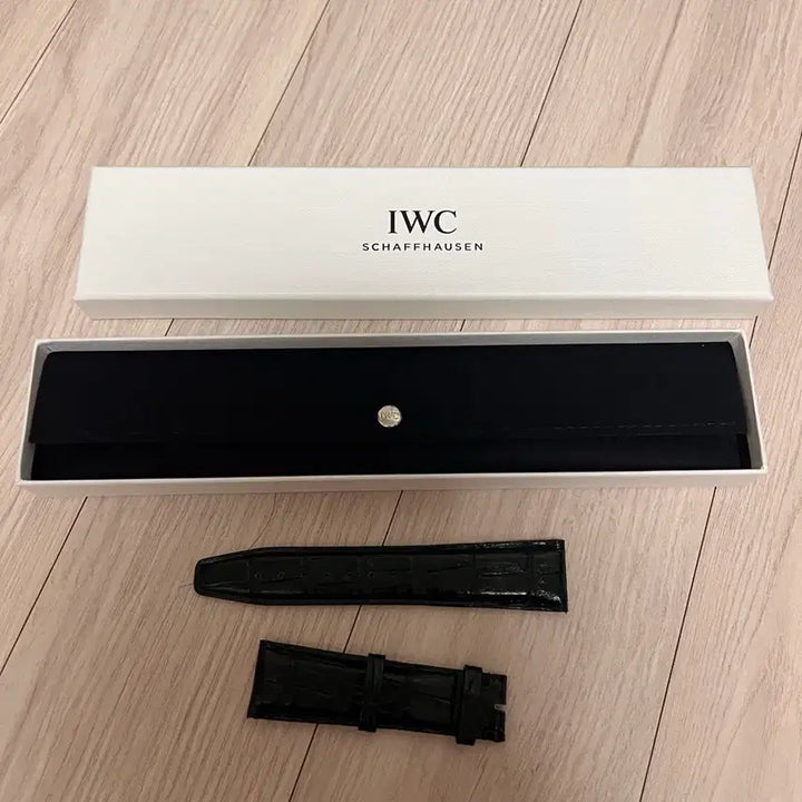[BUNJANG] IWC Santoni Alligator Leather Strap 22/18mm / IWC 22/18 mm 산토니 엘리게이터 스트랩 새상품 판매합니다.
