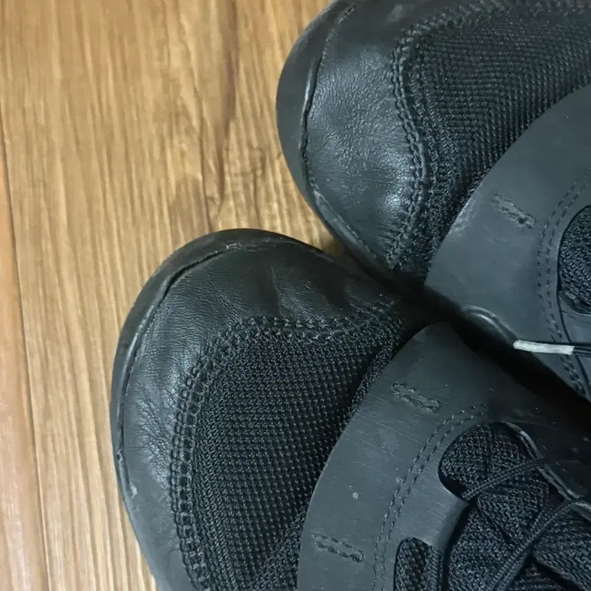 [BUNJANG] New Balance x Issey Miyake MT10O Black / 뉴발란스 이세이미야케 MT10O 블랙 300