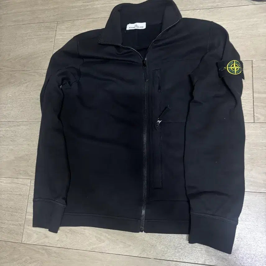 [SOLD OUT] 스톤아일랜드 집업 블랙 M 18FW
