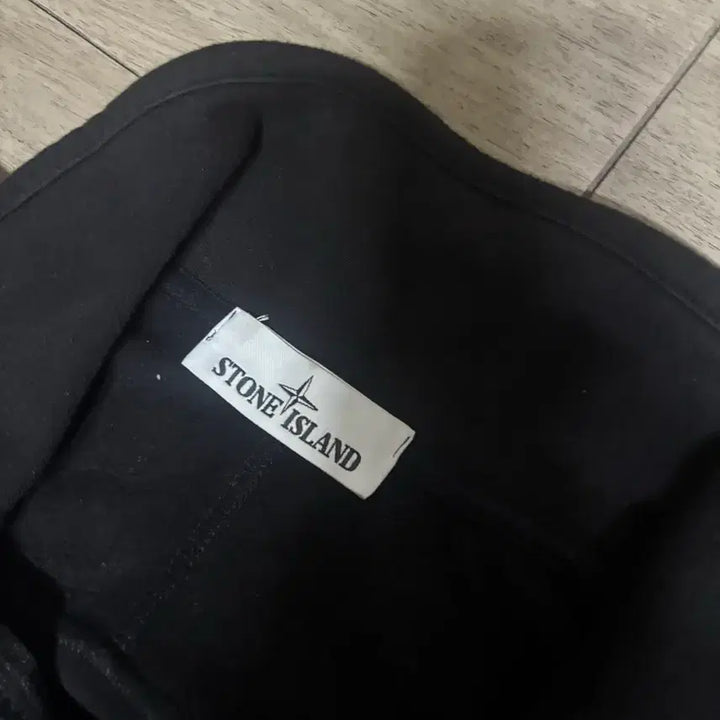 [SOLD OUT] 스톤아일랜드 집업 블랙 M 18FW