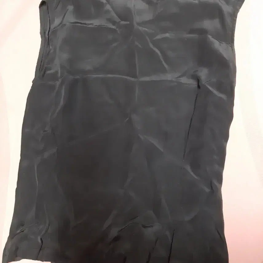 [BUNJANG] Satin Feel Two-Way Mandarin Collar Button Sleeveless Shirt Blouse Black / 새틴느낌 투웨이 차이나칼라 단추 민소매 셔츠 블라우스 블랙